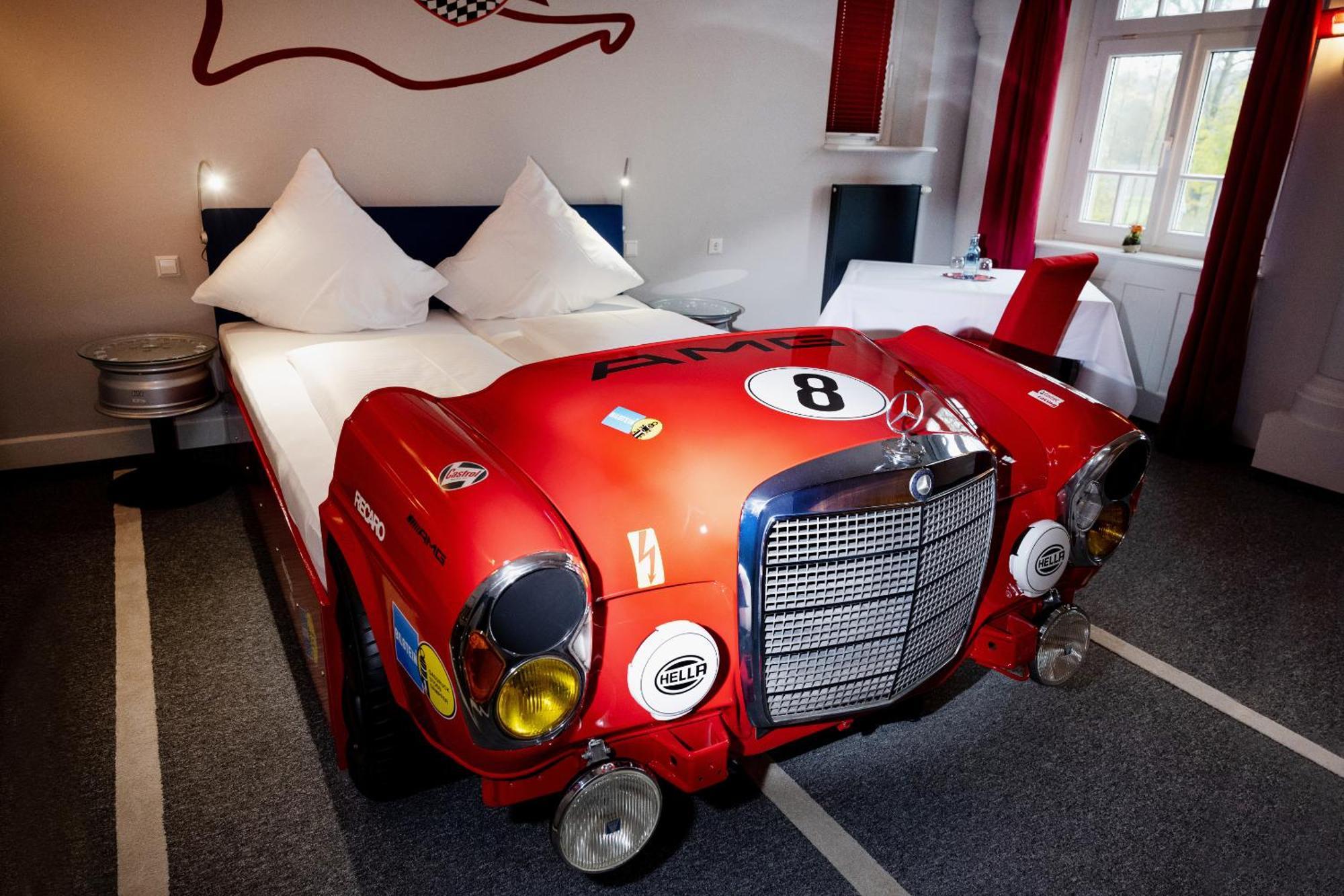 Motorworld Inn Warthausen Eksteriør bilde