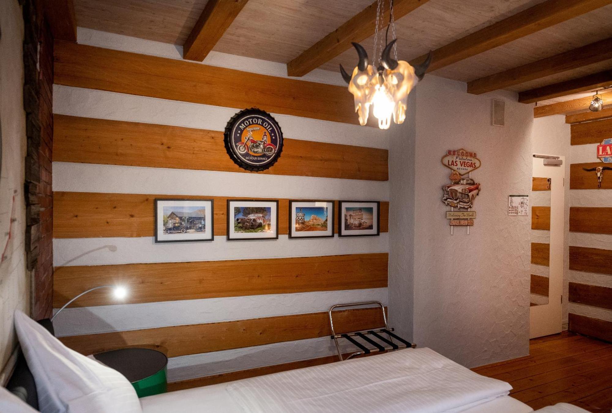 Motorworld Inn Warthausen Eksteriør bilde